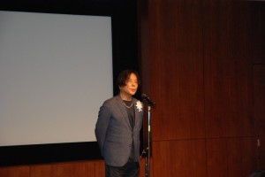 審査委員長　ファッションデザイナー田山淳朗先生